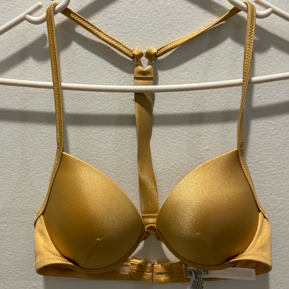 NWOT Victoria secret bikini top